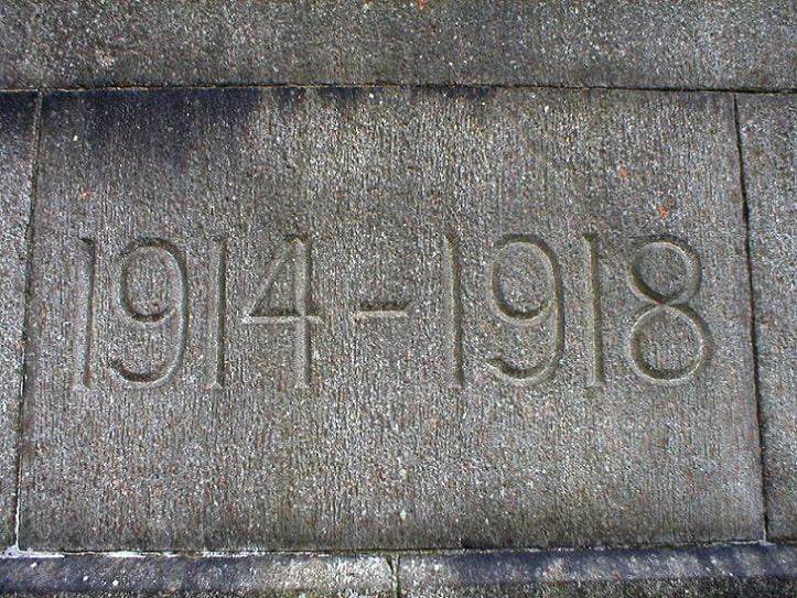 A photograph of a cenotaph with an up-close shot of the dates 1914-1918 for the first world war.